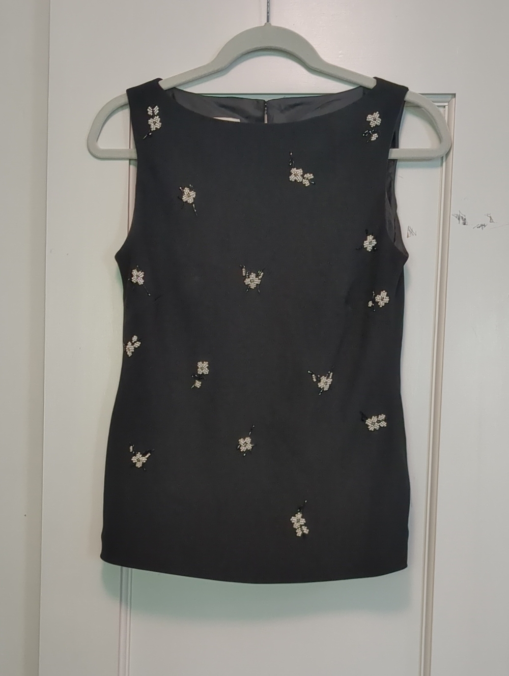 Evan-Picone Black Sleeveless Shell Beaded Flowers - Sz 6